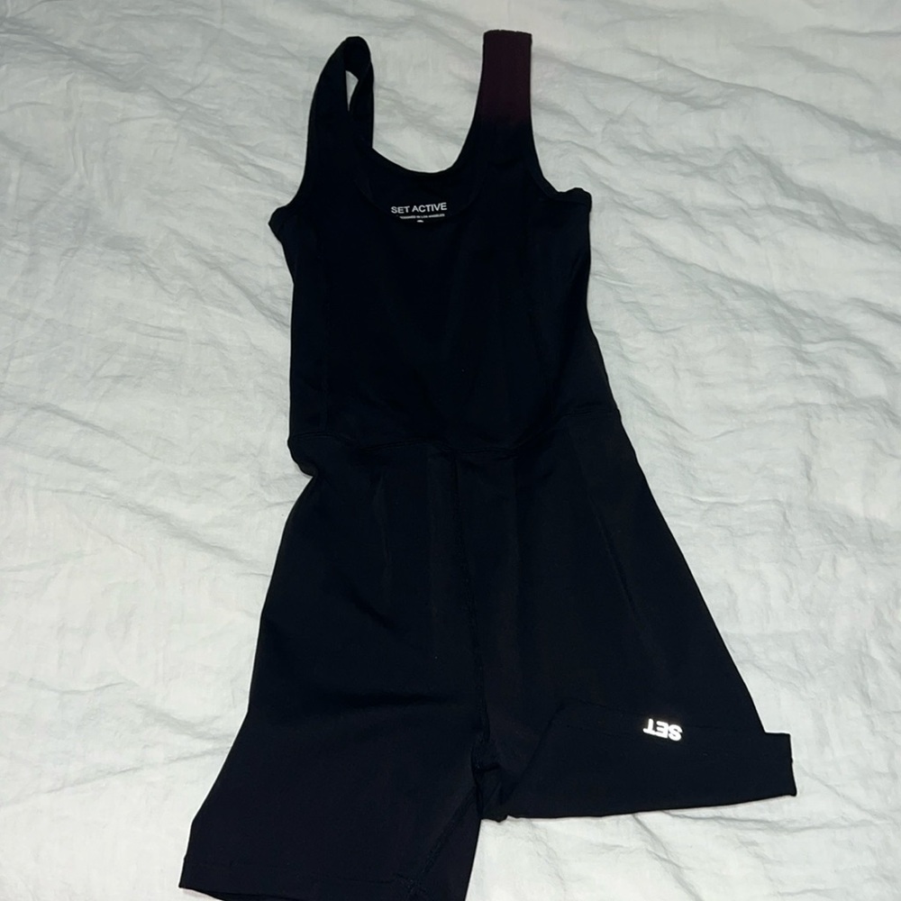 SET ACTIVE - black shortysuit onesie size L